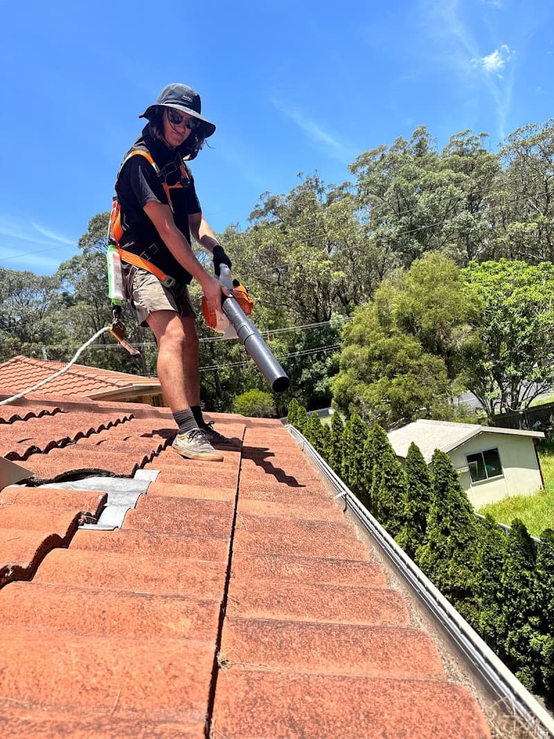 Coastal Cleans Cleaning Co. gutter cleaning work in Bateau Bay