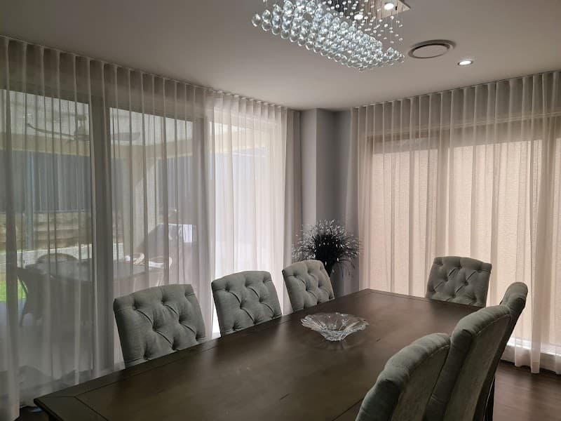 Coastline Blinds & Curtains curtains & blinds work in Mermaid Waters