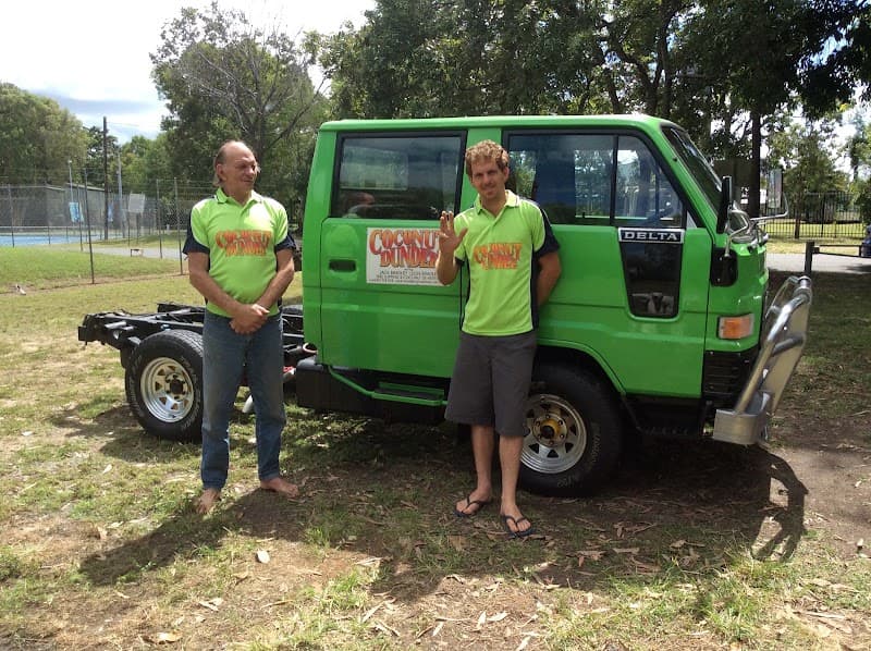 Coconut Dundee tree services work in Machans Beach