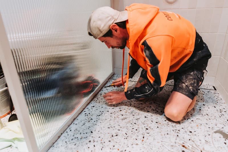 Correct Caulking waterproofing work in Richmond