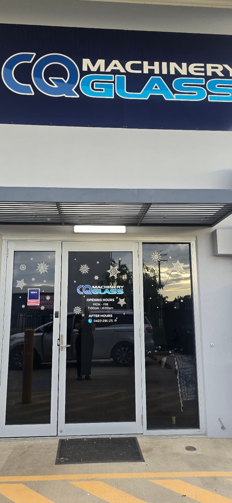 CQ MACHINERY GLASS glass & glazier work in Paget