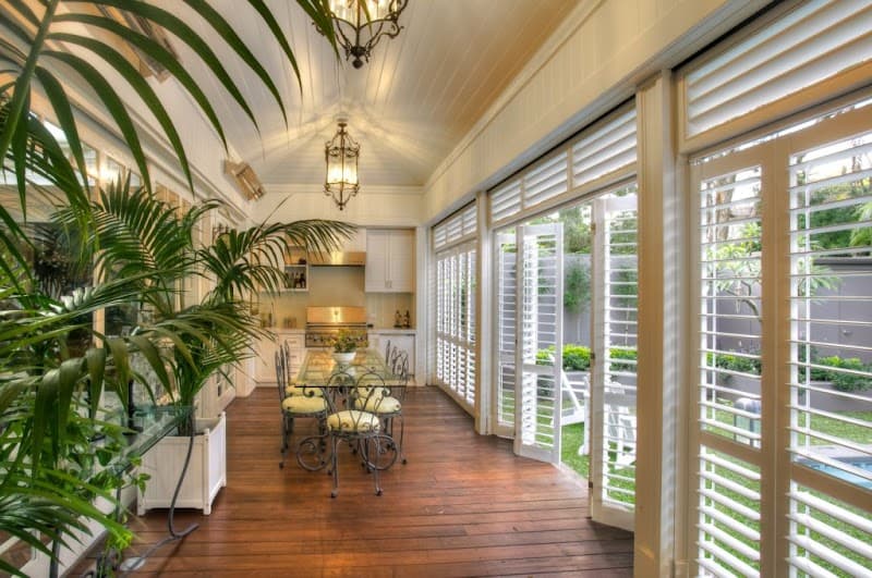 Crown Blinds curtains & blinds work in Capalaba