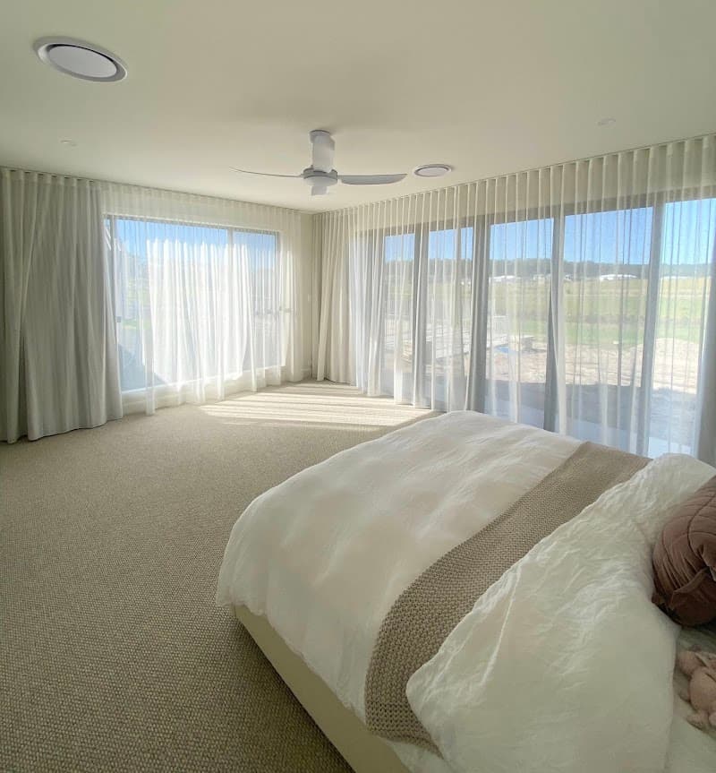 Crown Blinds curtains & blinds work in Capalaba