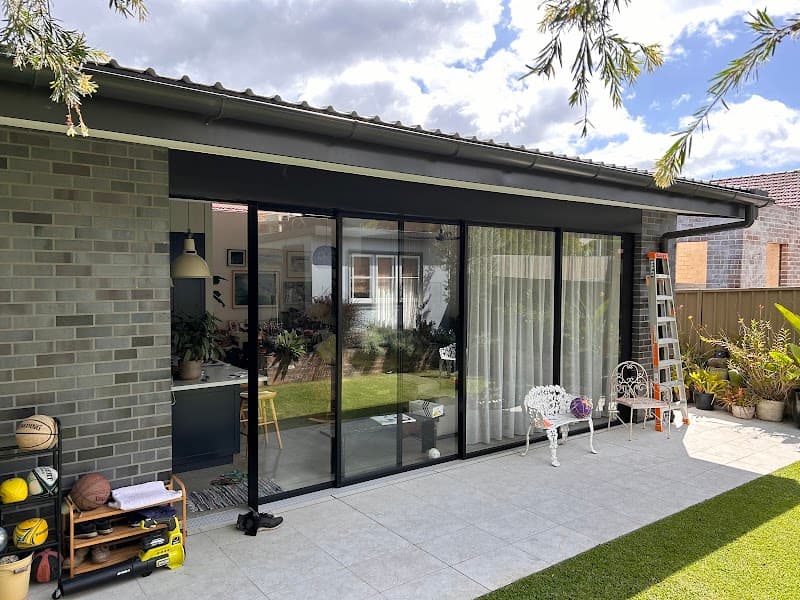 Crystal Clear Glass and Aluminium glass & glazier work in Morisset