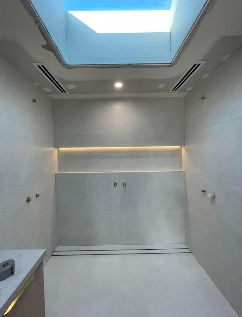 Crystal Waters Electrical electrician work in Surfers Paradise