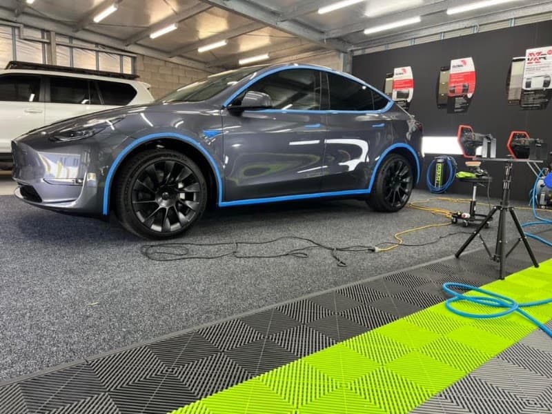 CT Tinting window tinting work in Dundowran Beach