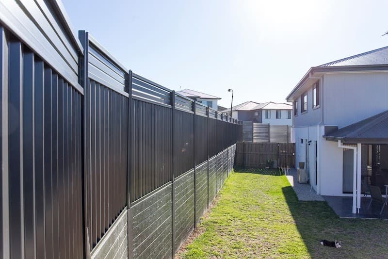 Custom Auto Gates & Fencing fencing work in Yamanto