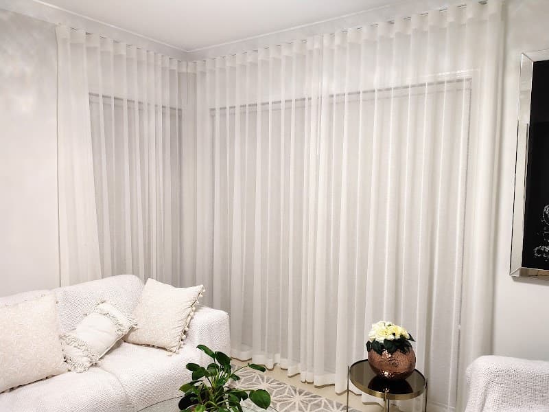 Custom Window Furnishings curtains & blinds work in Sumner