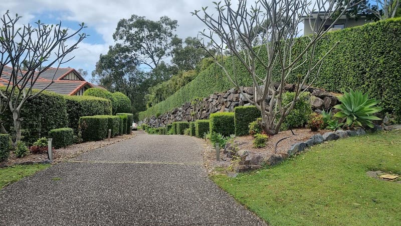 Dahms Lawn and Garden Care gardening work in Walkervale