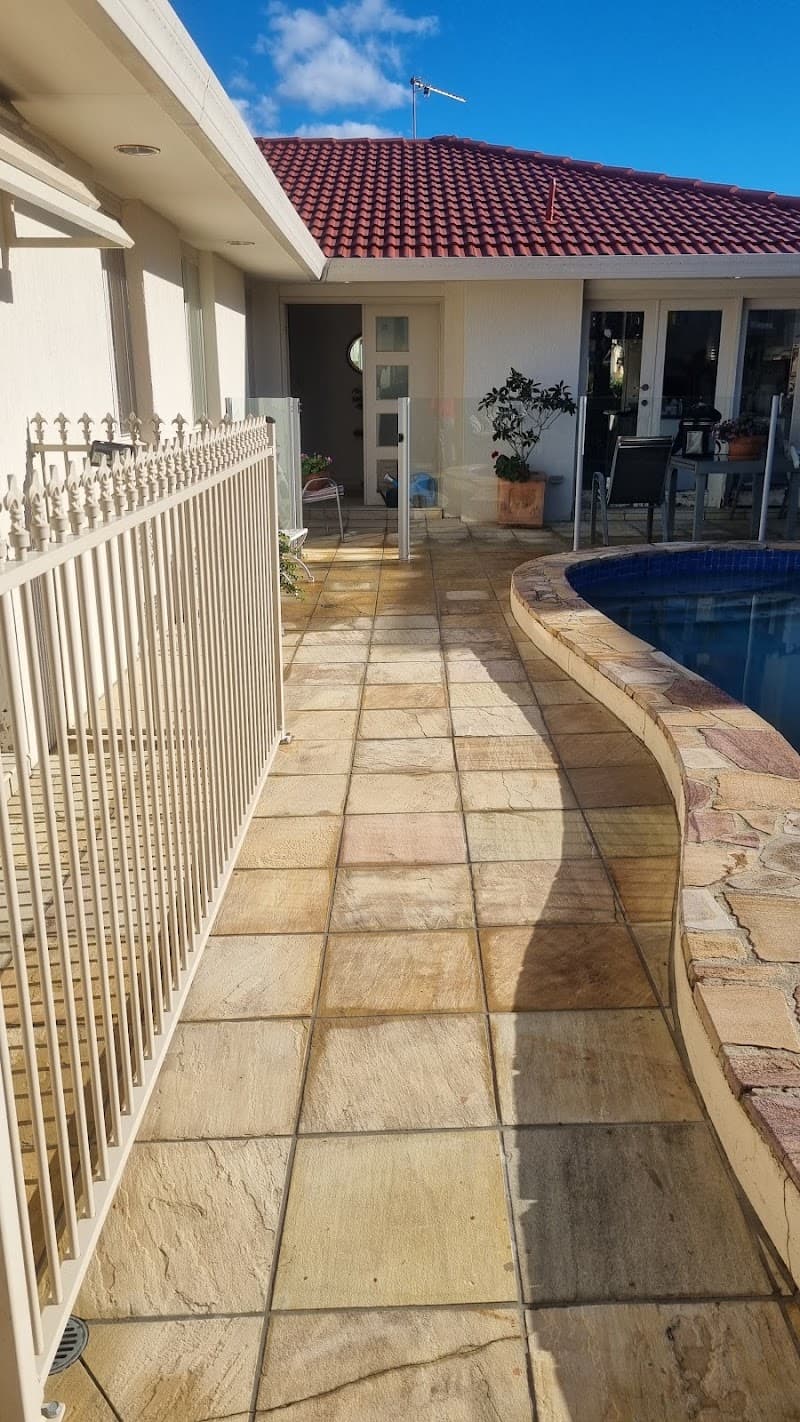 Dahms Lawn and Garden Care gardening work in Walkervale