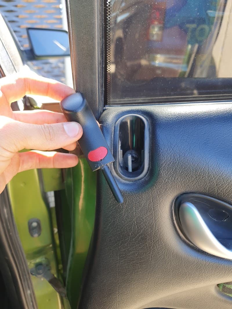 Dan the Tinting Man window tinting work in Raymond Terrace