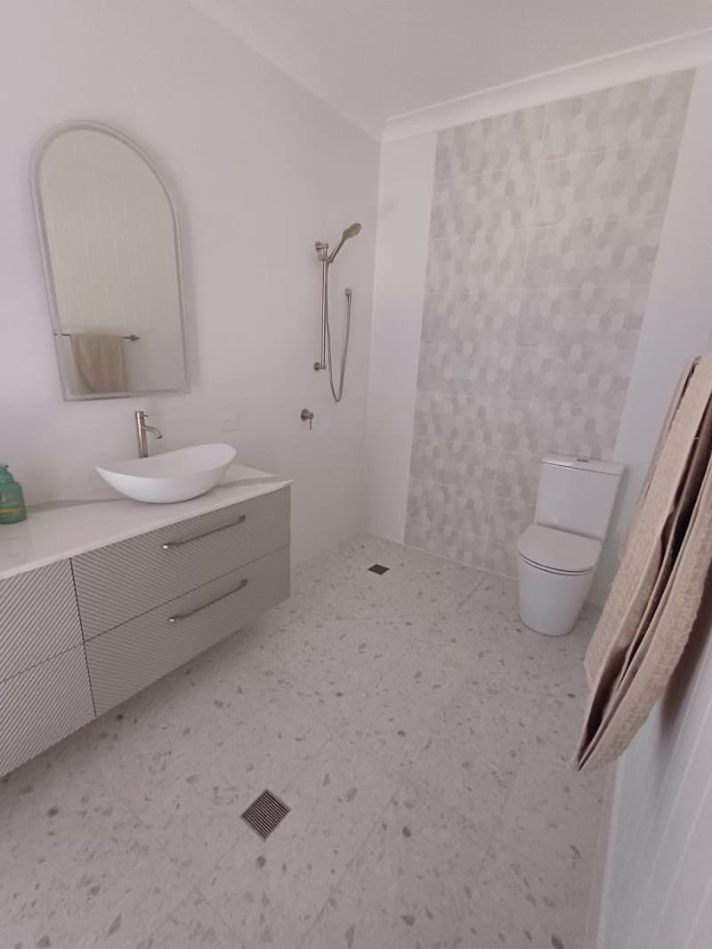 Dan's Bathrooms & Tiling tiling work in Glenmore Park