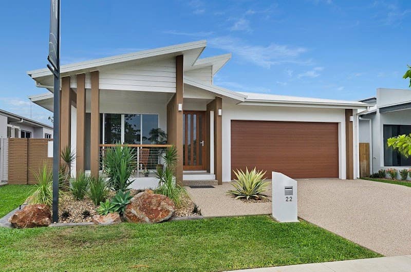 Darryl Bogotto Constructions demolition work in Garbutt