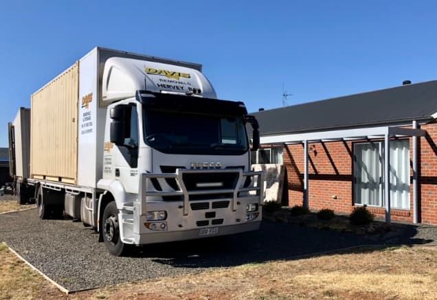 Davis Removals & Storage removalist work in Dundowran