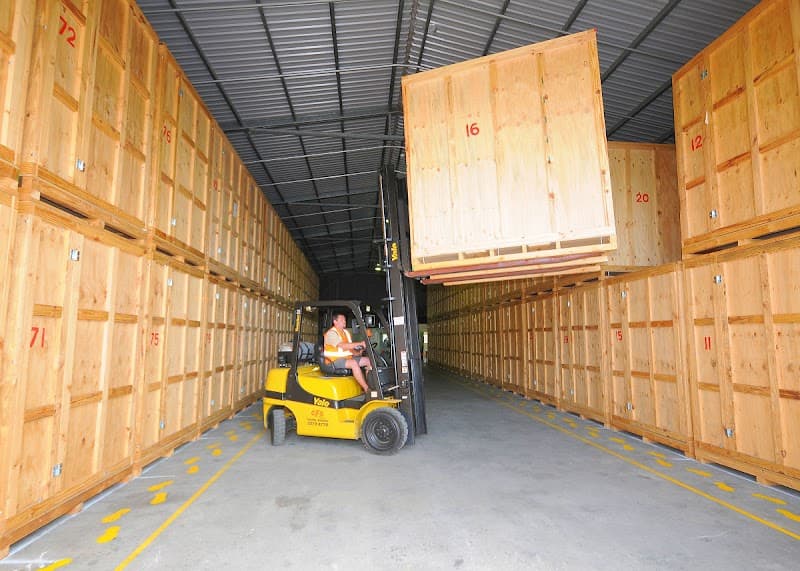 Davis Removals & Storage removalist work in Dundowran