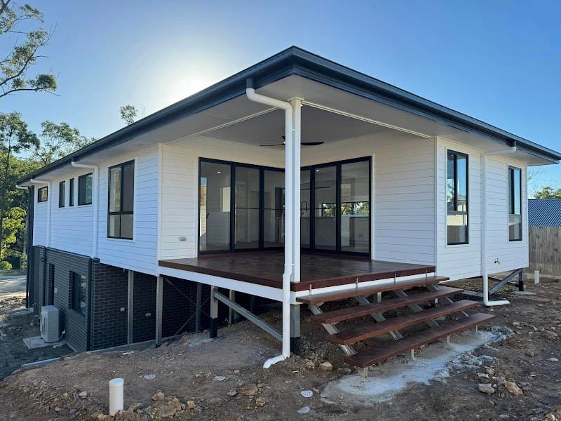 DC Decorators & Painters Brisbane painter work in Woolloongabba