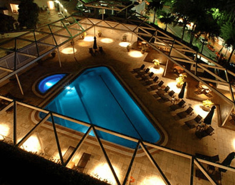 Dean Thomas Pools pool builder work in Manunda