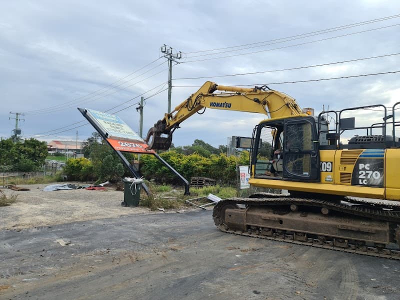 Decon Services Pty Ltd - Demolition Sunshine Coast demolition work in Mooloolaba