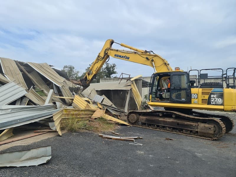 Decon Services Pty Ltd - Demolition Sunshine Coast demolition work in Mooloolaba