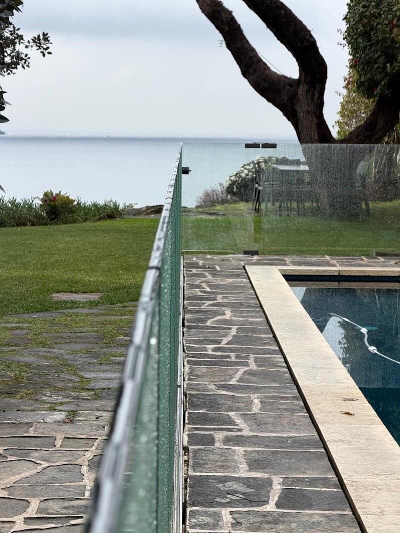 Dee Why Glass glass & glazier work in Cromer
