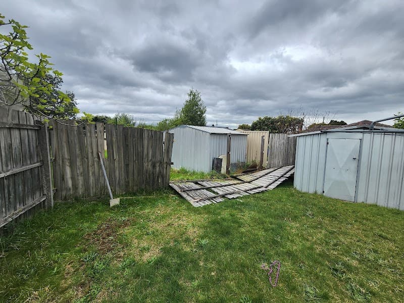 DEEP FENCING fencing work in Cranbourne East