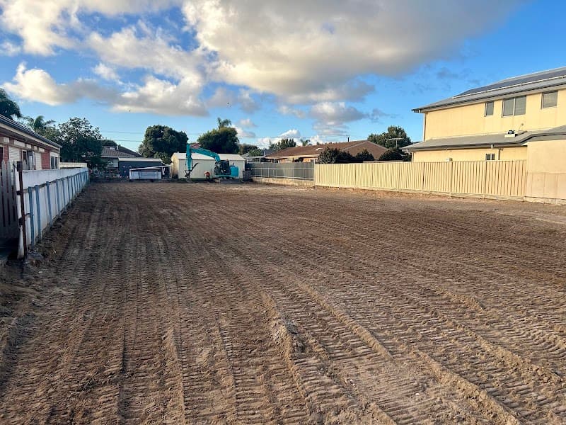DeJay Contracting demolition work in Para Hills West