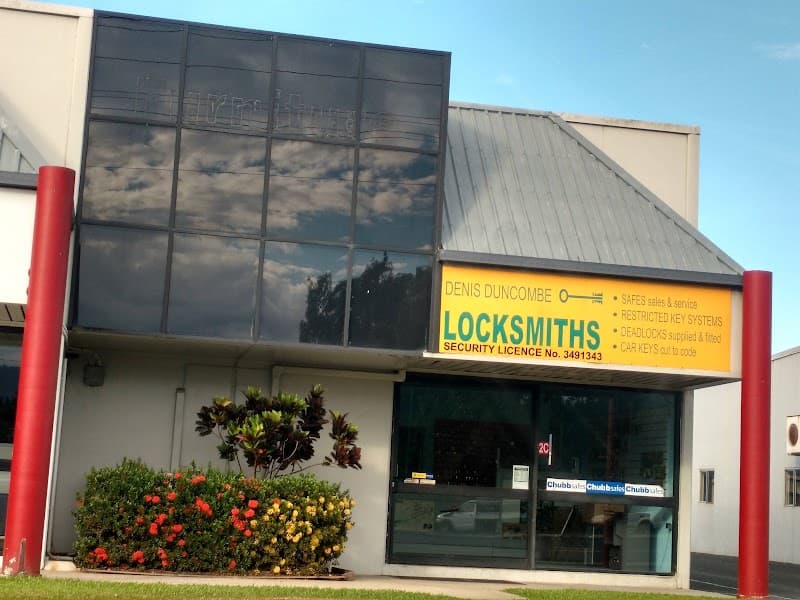 Denis Duncombe Locksmiths locksmith work in Portsmith