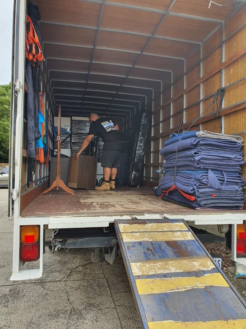 Dial A Mover - Moving & Storage Melbourne removalist work in Parkville