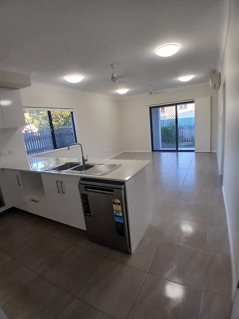 Diamond Touch Cleaner Services Townsville carpet cleaning work in Aitkenvale