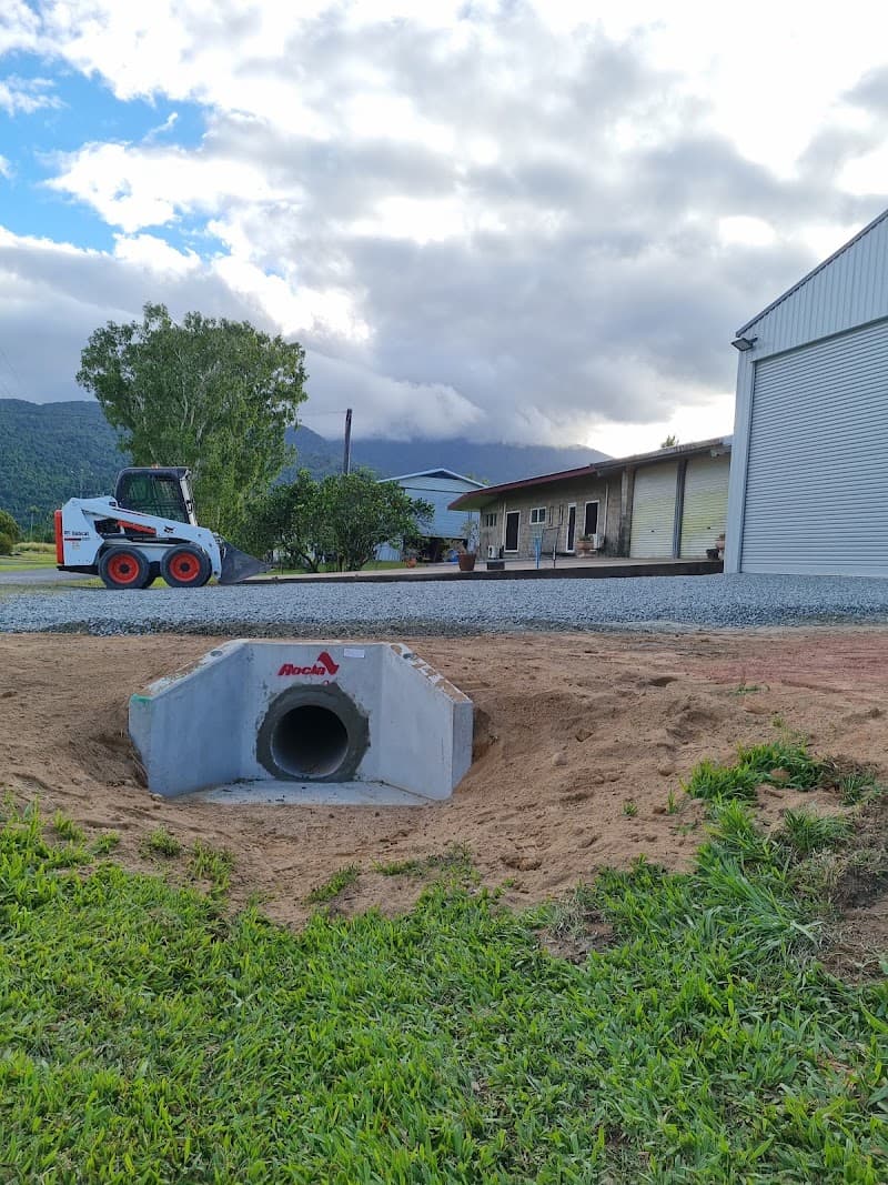 Dig Deep FNQ demolition work in Gordonvale