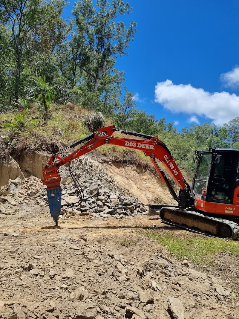 Dig Deep FNQ demolition work in Gordonvale