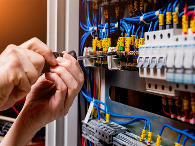 Direct Connect Electrical Contracting & Air Conditioning - Electrician Bunbury electrician work in South Bunbury