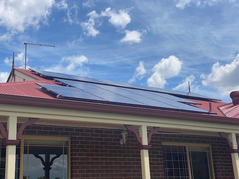 Direct Solar Wholesaler solar panel installation work in Sumner