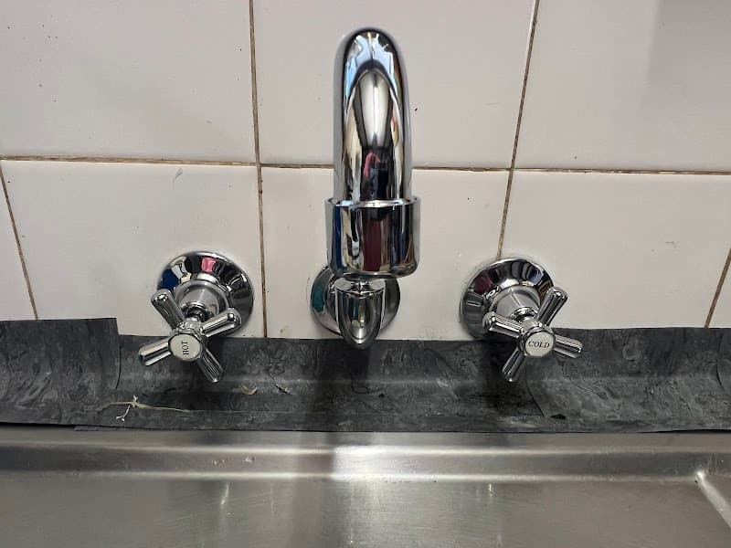 DJ Mackie Plumbing Cairns Region plumber work in Holloways Beach