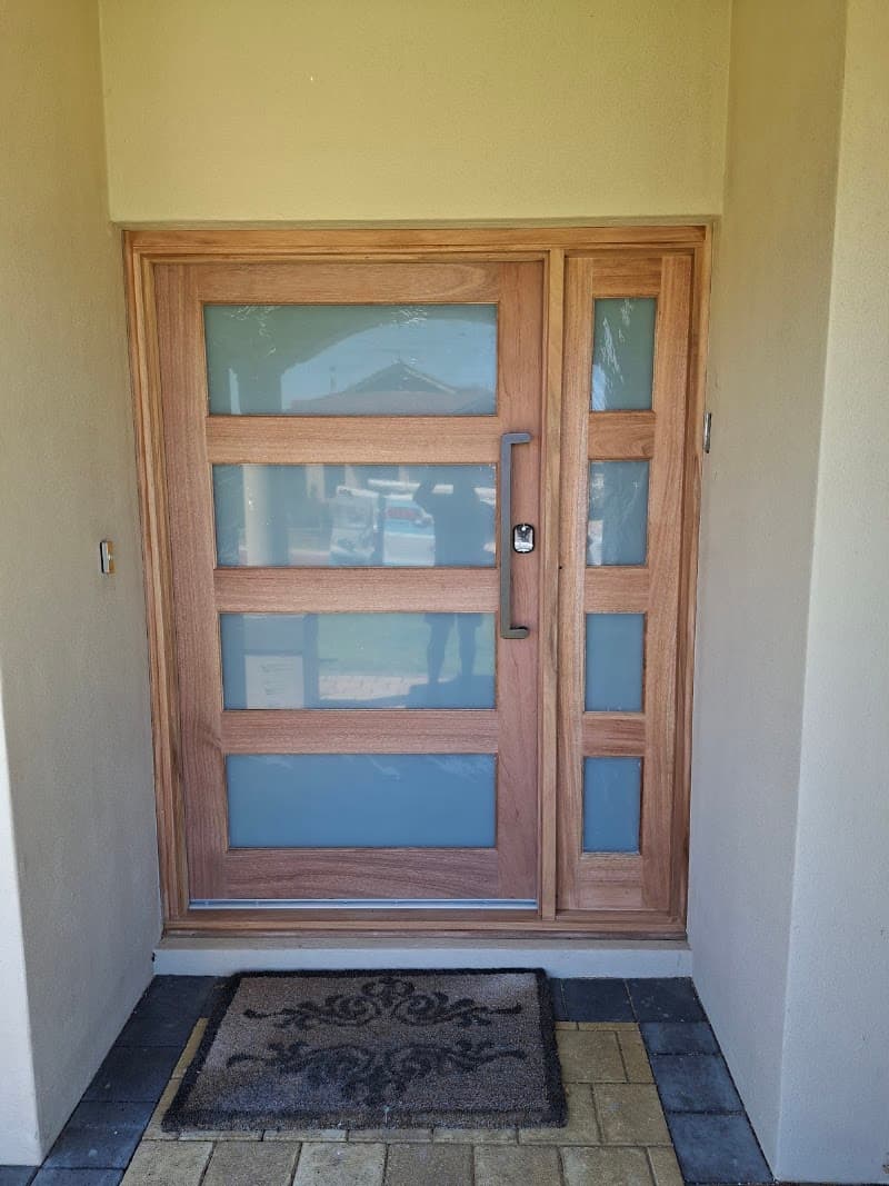 Door Installer and Supplier garage doors work in Meadow Springs