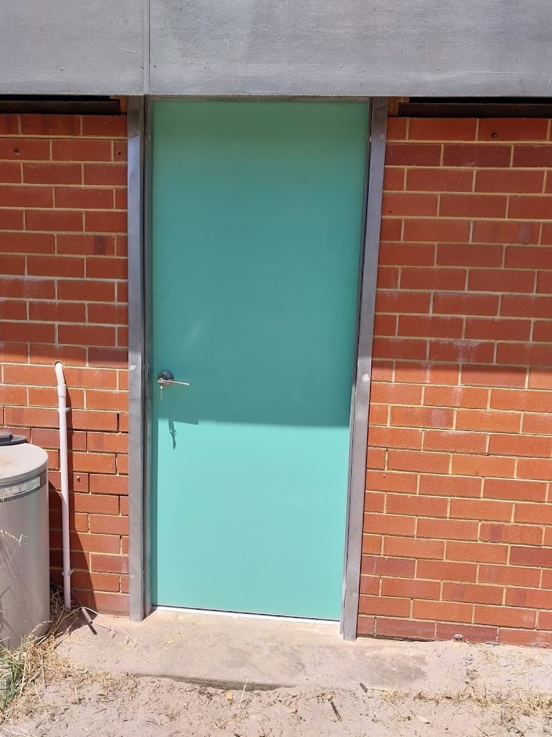 Door Installer and Supplier garage doors work in Meadow Springs