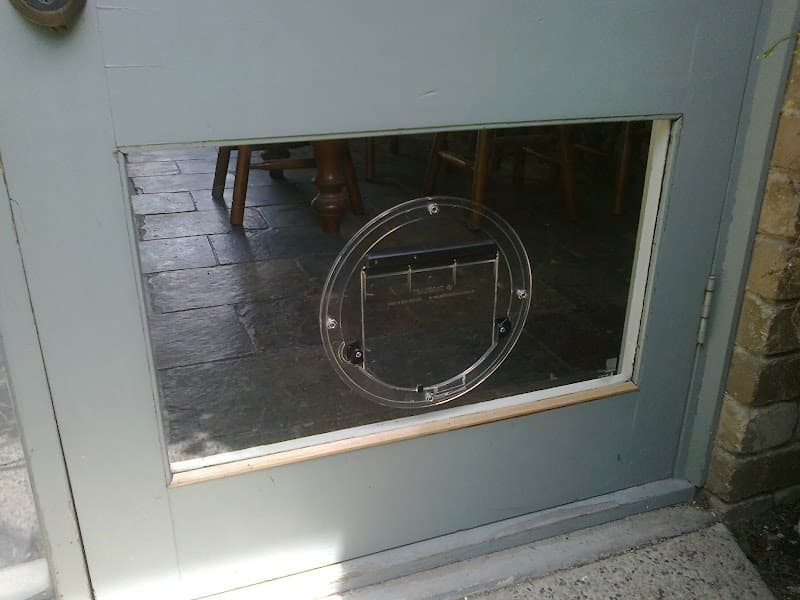 Doveton Glass glass & glazier work in Eumemmerring