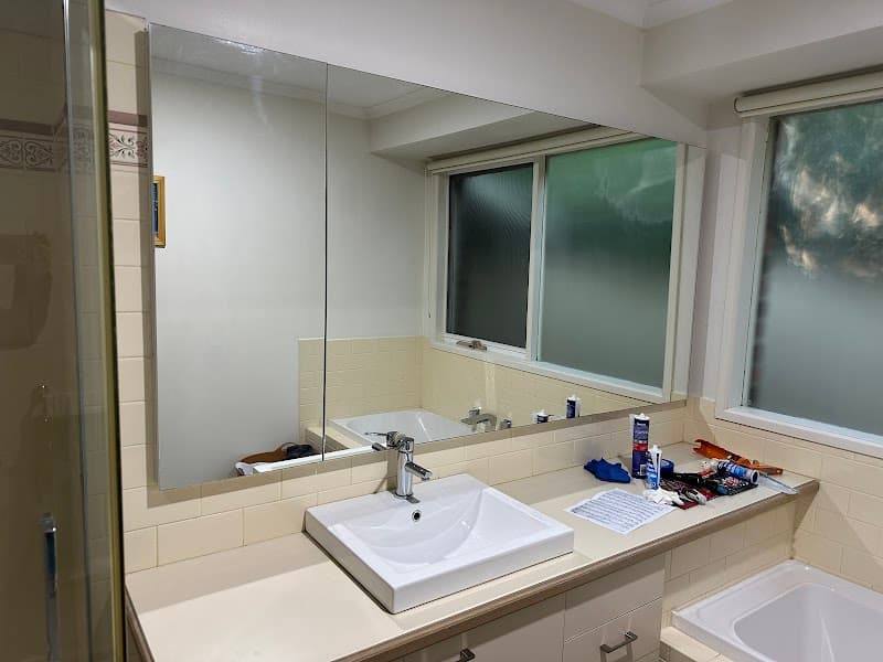 Doveton Glass glass & glazier work in Eumemmerring
