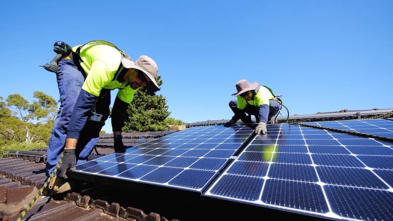 DQ Electrical solar panel installation work in Salisbury Plain