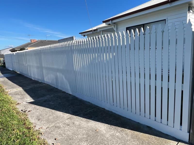 Dream Home Painting And Renovating Pty Ltd painter work in Breakwater