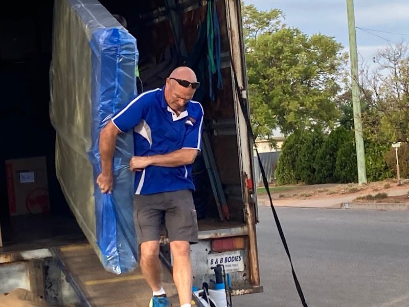 Dromana Removals & Storage removalist work in Rosebud