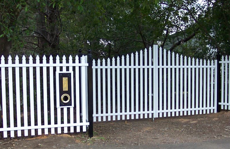 Dunn & Farrugia Fencing And Gates fencing work in Queanbeyan East