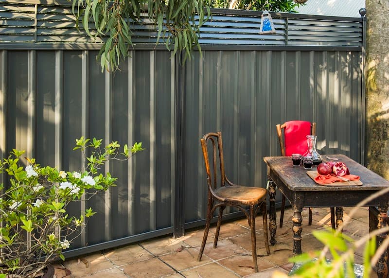 Dunn & Farrugia Fencing And Gates fencing work in Queanbeyan East