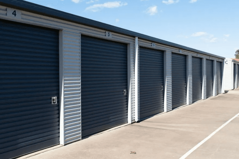 Dusty's Removals & Storage removalist work in Norville