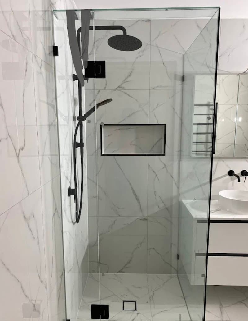 Dynamic caulking glass solutions glass & glazier work in Parkville