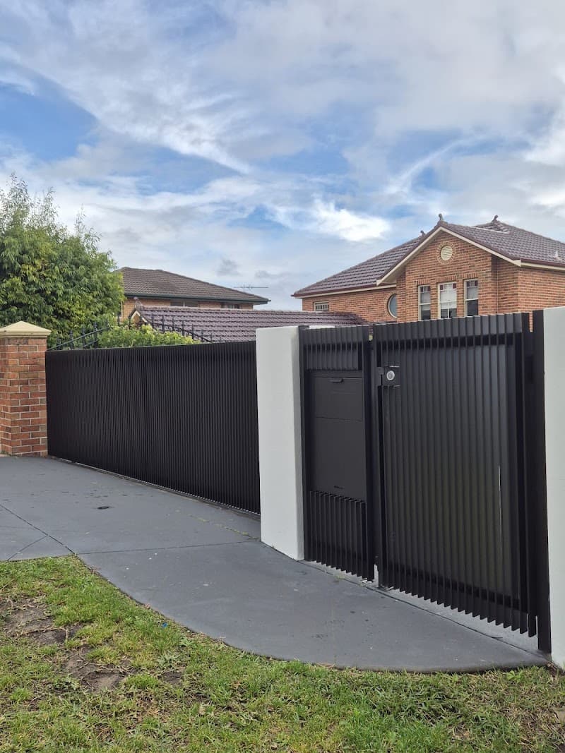 Dynamic Fencing & Gates PTY LTD fencing work in Mortdale