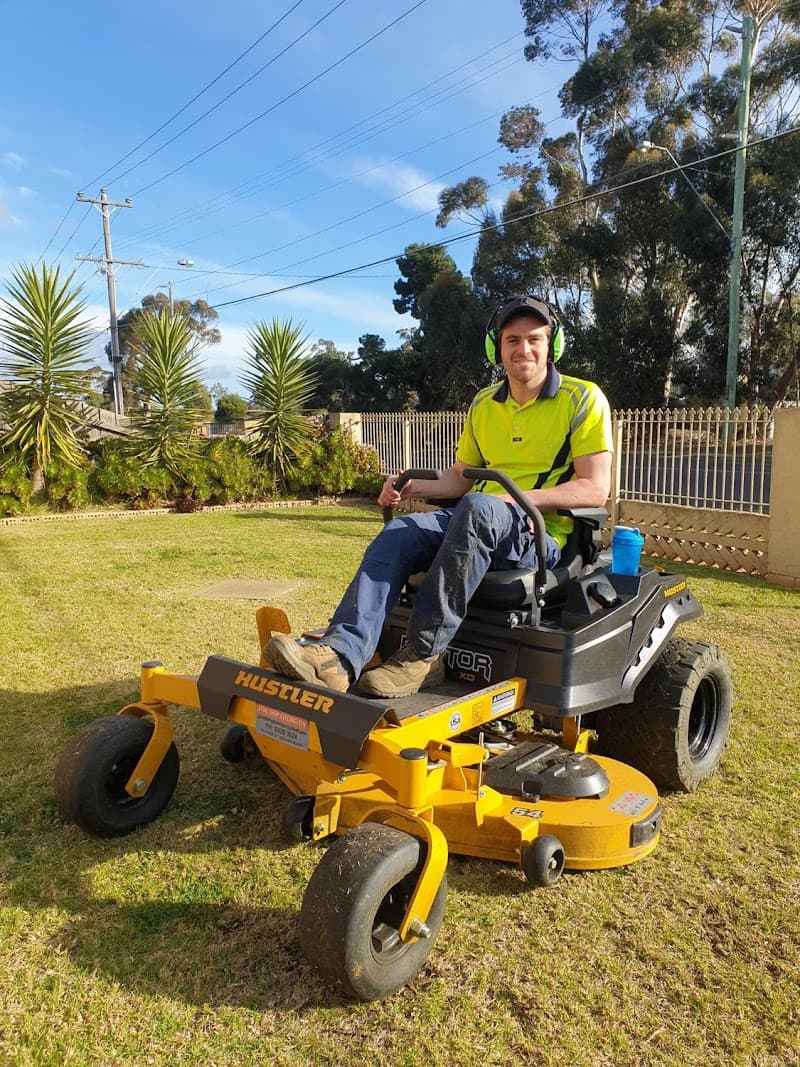DynaMow Lawn Mowing Services Geelong gardening work in South Geelong