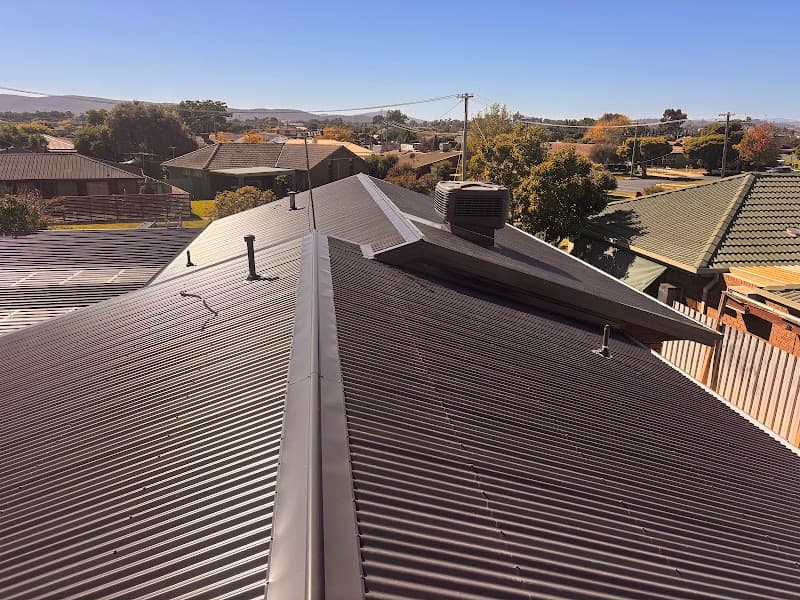 E & B Roofing roofing work in Wodonga