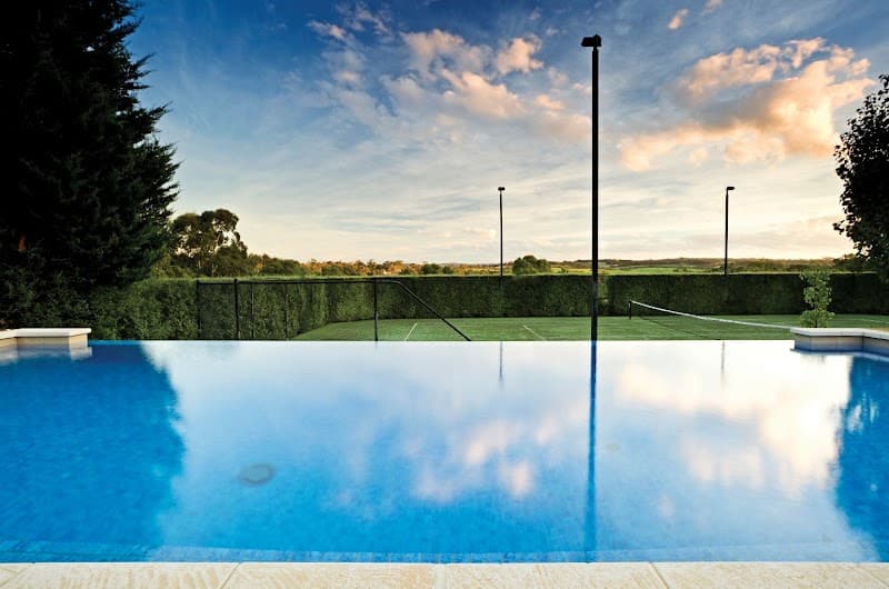 East Coast Swimming Pools pool builder work in Dromana