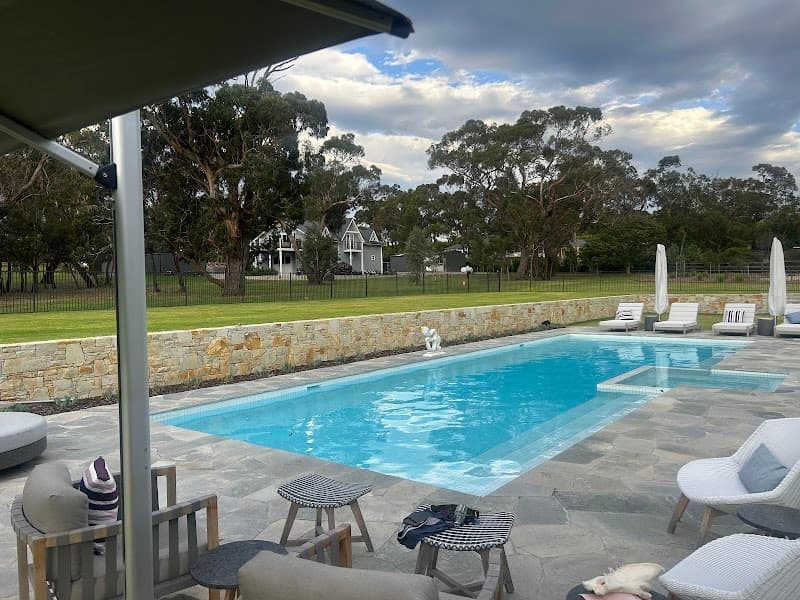 East Coast Swimming Pools pool builder work in Dromana